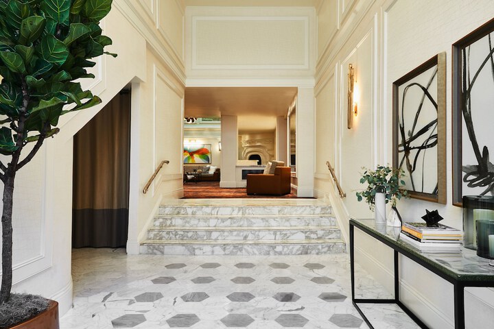 Hotel Interior 10 of 38