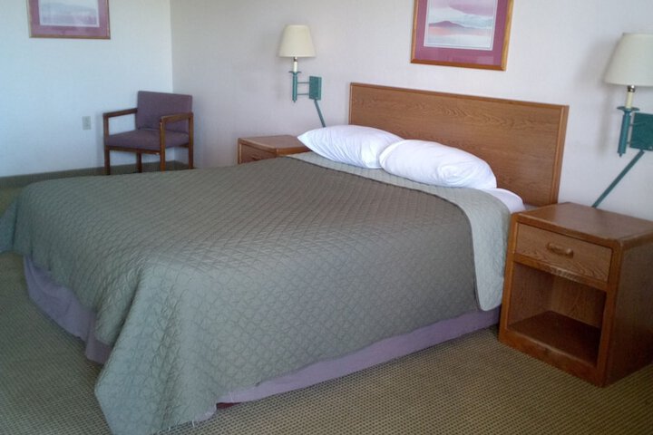 Room 18 of 33