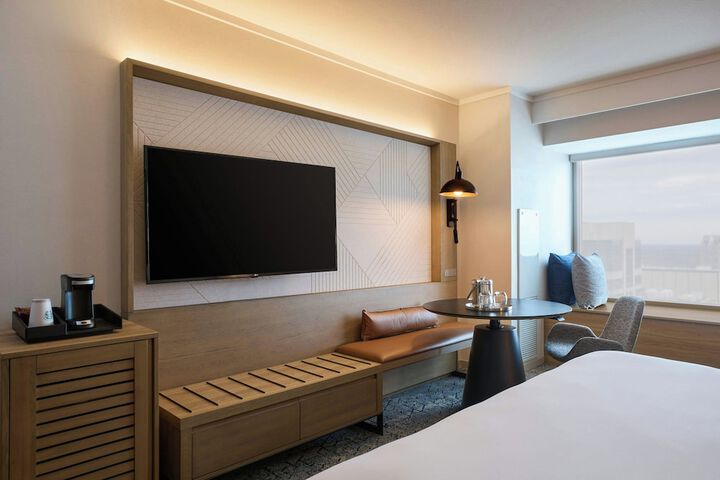 Sheraton Grand Sacramento Hotel