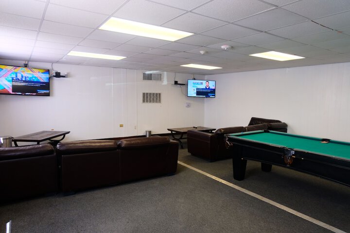 Room 11 of 32