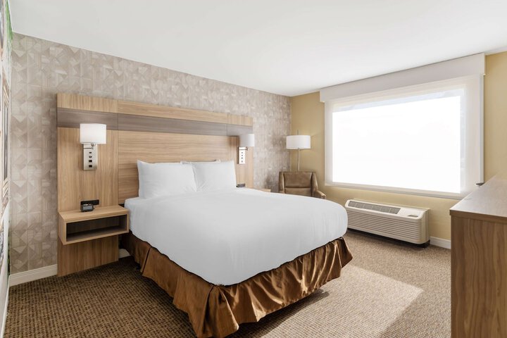 Room 9 of 26