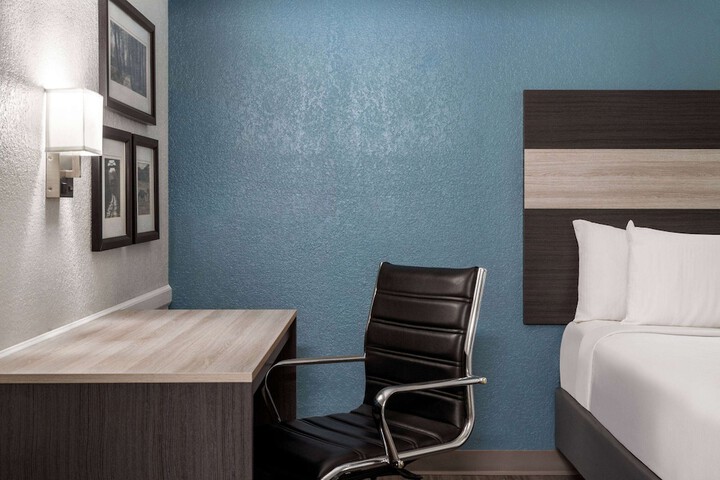 Room 16 of 31