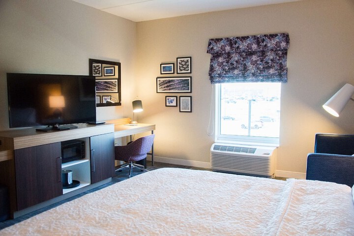 Room 27 of 46