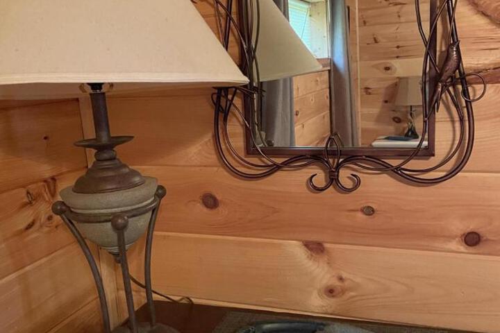Moore Road Cabin 1 Pet Friendly