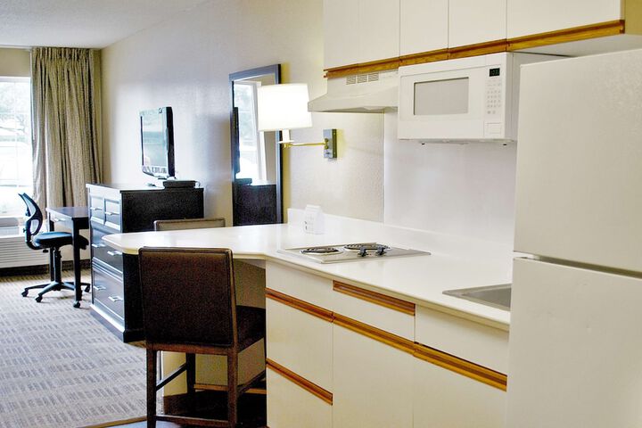 Room 8 of 33