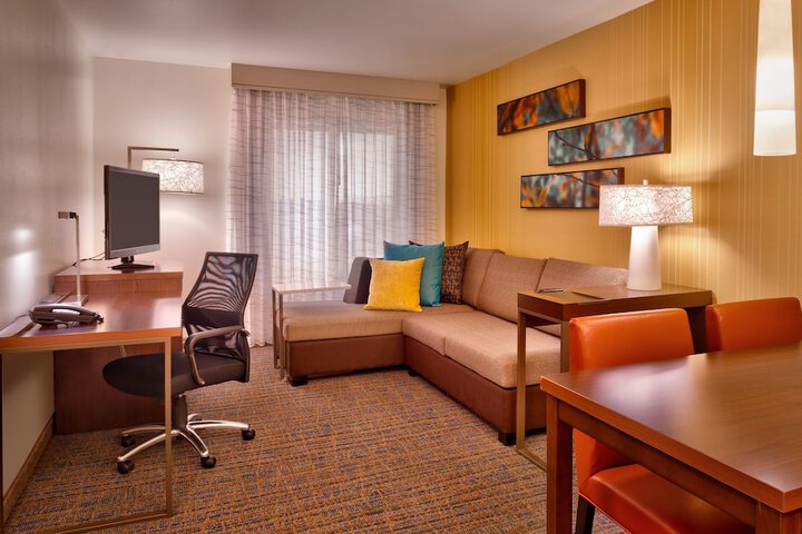 Room 13 of 23