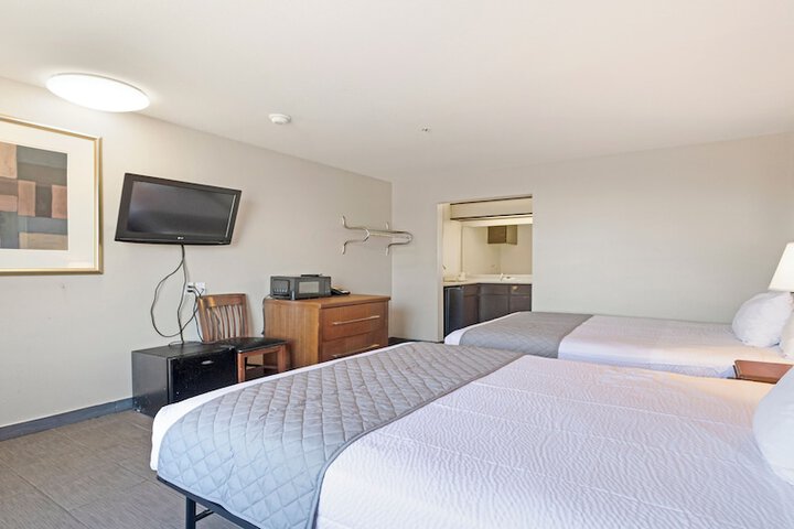 Budget Inn and Suites