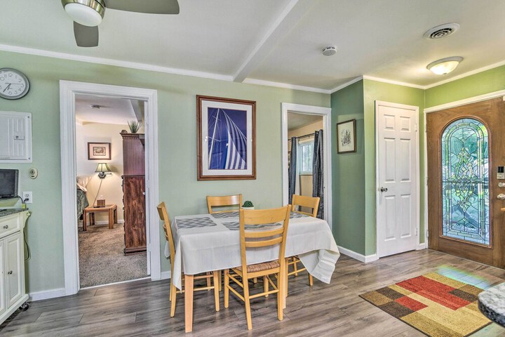 Pet-friendly Taylor Home w / Backyard Oasis!