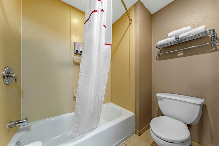 Red Roof Inn & Suites Philadelphia - Bellmawr