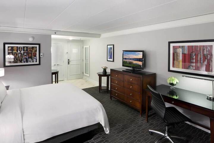 Hilton Mystic