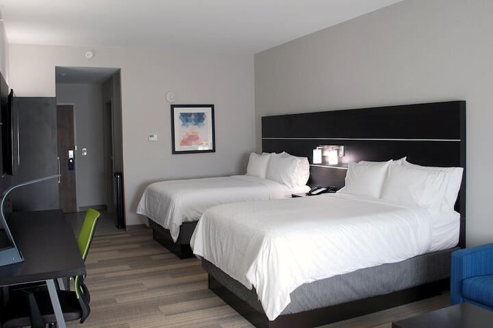 Room 16 of 33