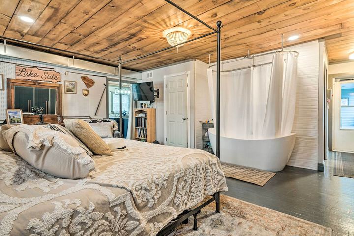 Bemus Point Vintage Suite w / Soaking Tub & Kitchen