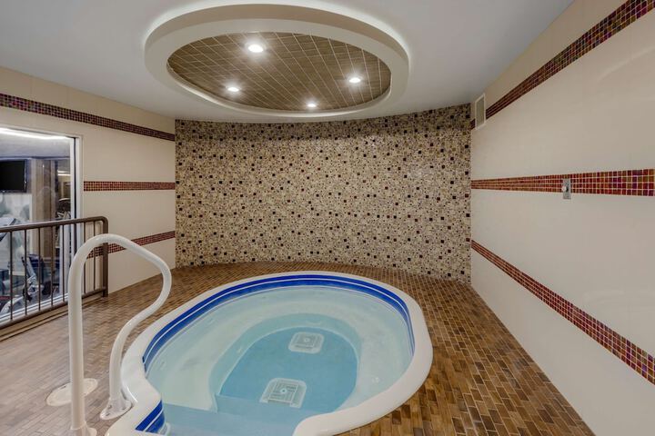 Best Western Premier Denham Inn & Suites