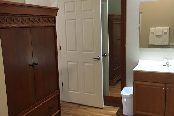 Room 8 of 17