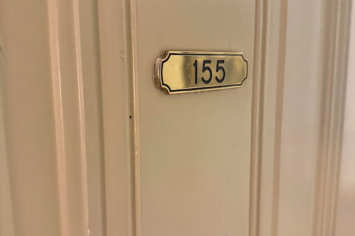 Room 70 of 142