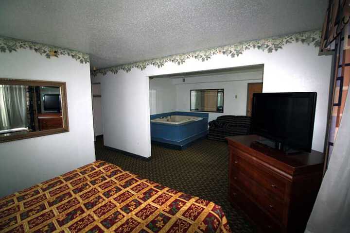 Room 11 of 30