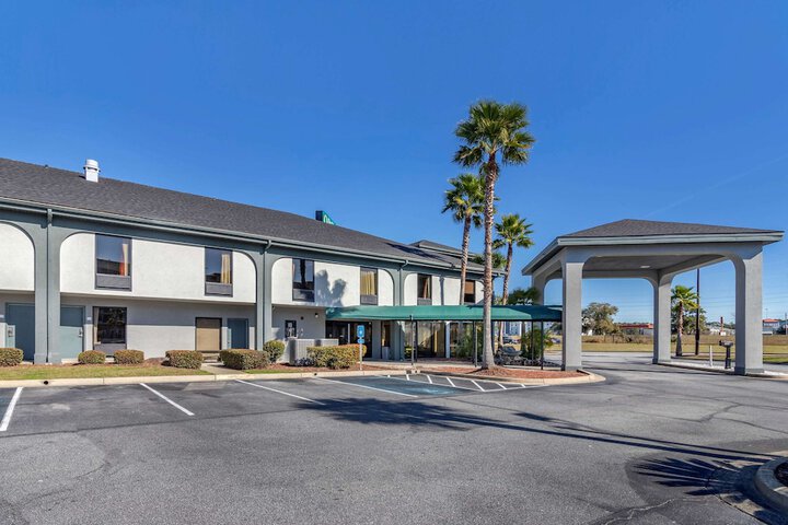 Hotel 10 of 54