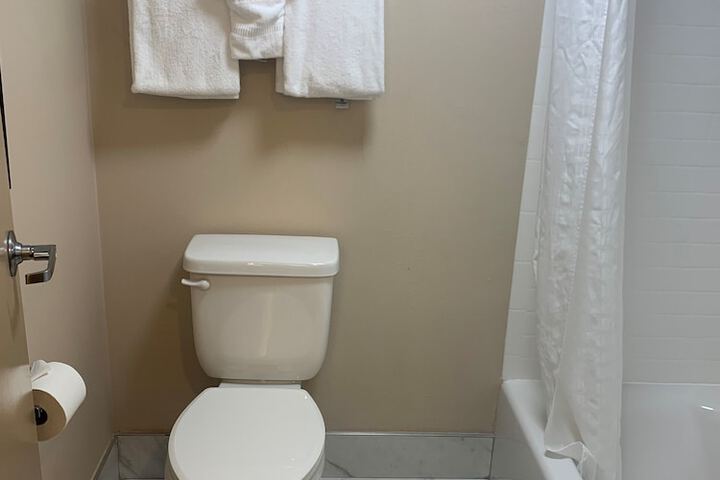 Room 30 of 48