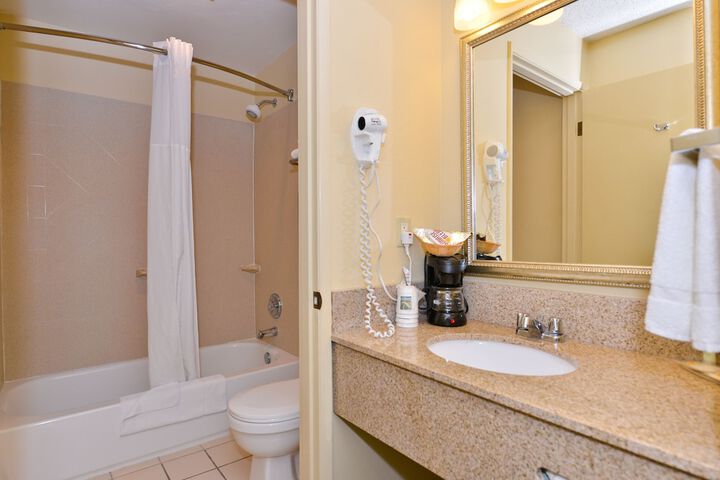 Quality Inn & Suites Vancouver - Hazel Dell
