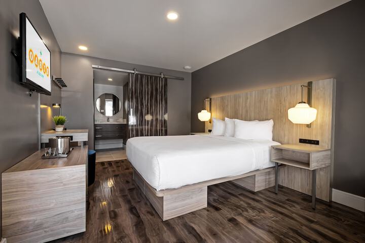 Room 17 of 34