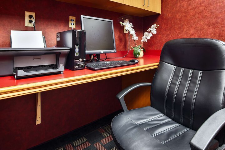 Business Center 16 of 16