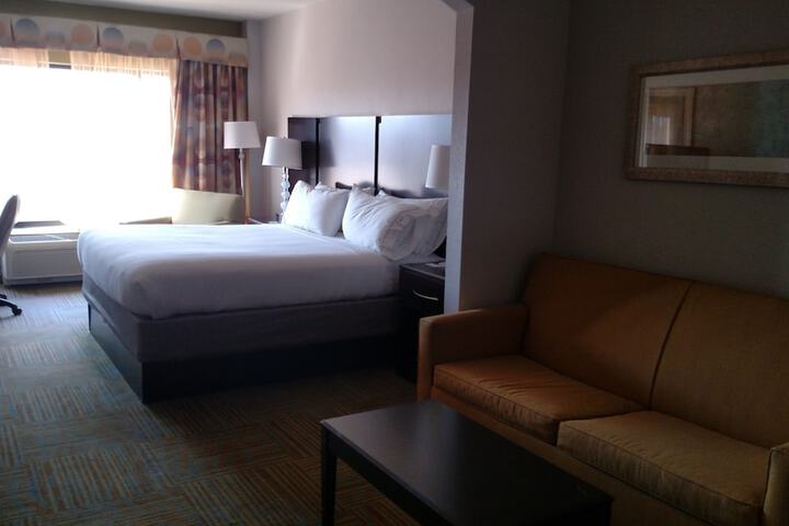 Holiday Inn Express Hotel & Suites PERRY by IHG