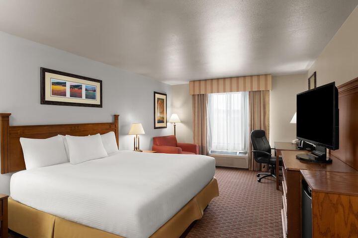 Baymont Inn and Suites by Wyndham Sturgis