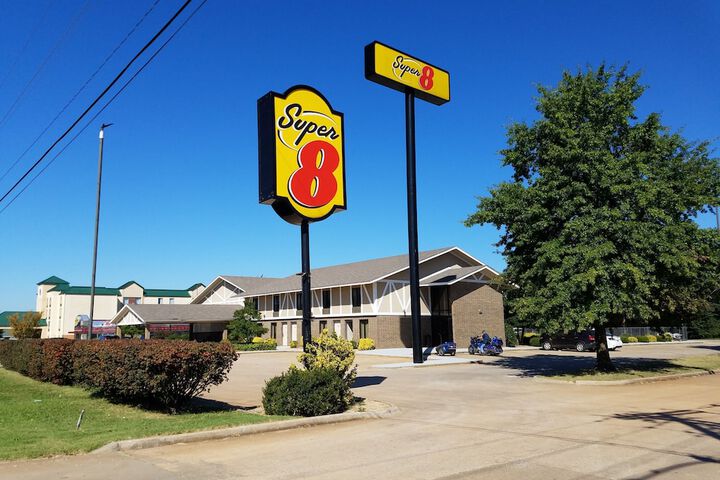 Hotel 2 of 52