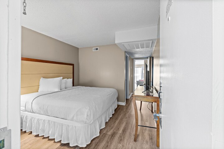 Room 53 of 87
