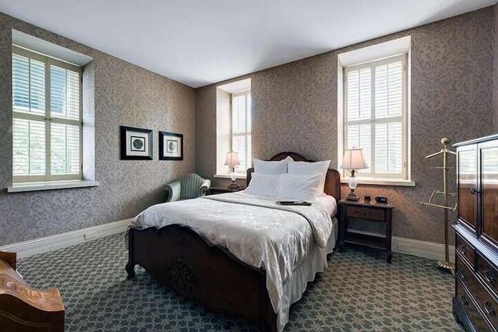 Room 19 of 52