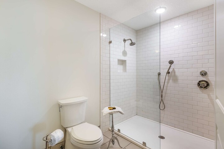 Best Western Plus University Park Inn & Suites