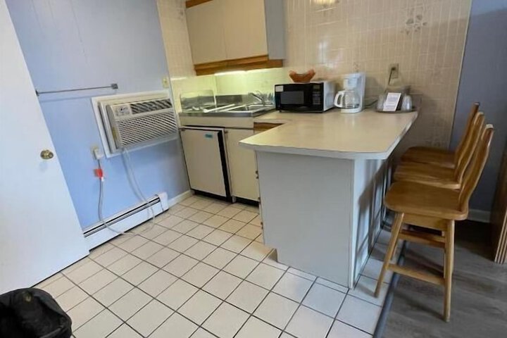 Beau Rivage Motel