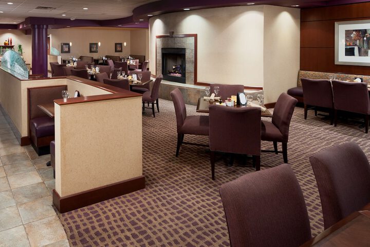 DoubleTree Suites by Hilton Hotel Cincinnati - Blue Ash