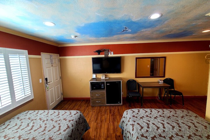 Room 14 of 22