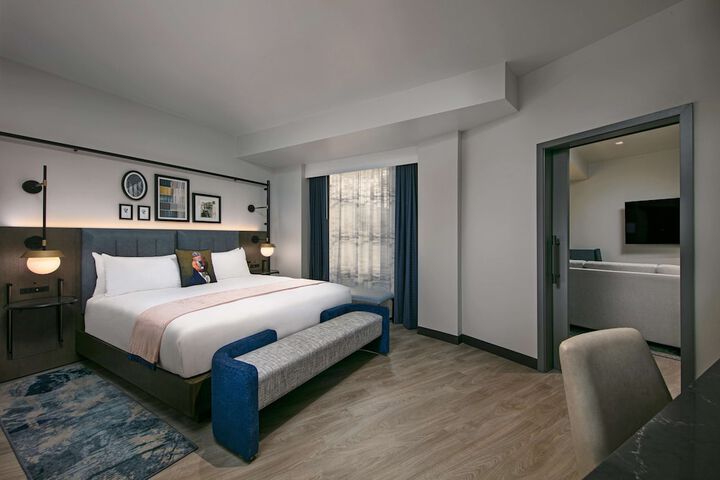 Room 47 of 92