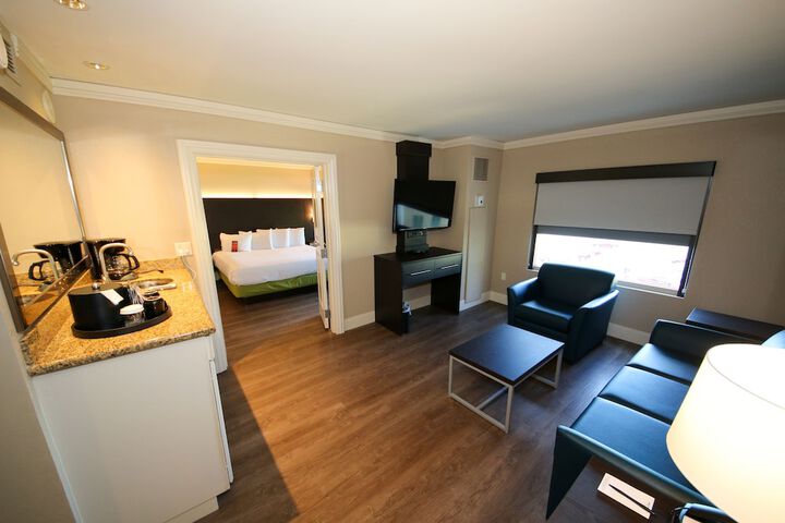 Room 27 of 67
