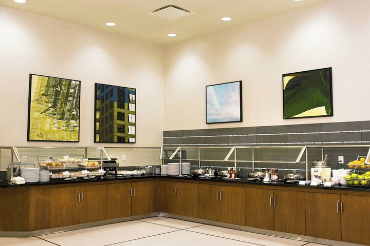 Dining 59 of 82