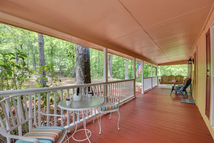 The Lake Place Cabin w / Golf Cart & Free Kayaks!