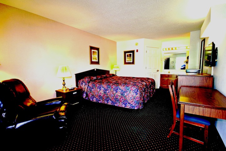 Room 17 of 39