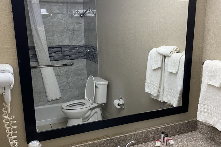 Room 8 of 36