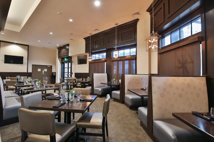 Crowne Plaza Providence-Warwick Airport by IHG