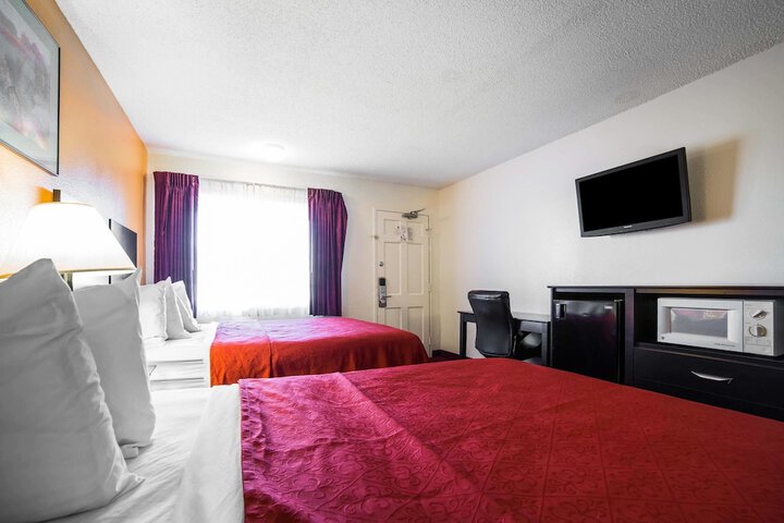 Room 15 of 27