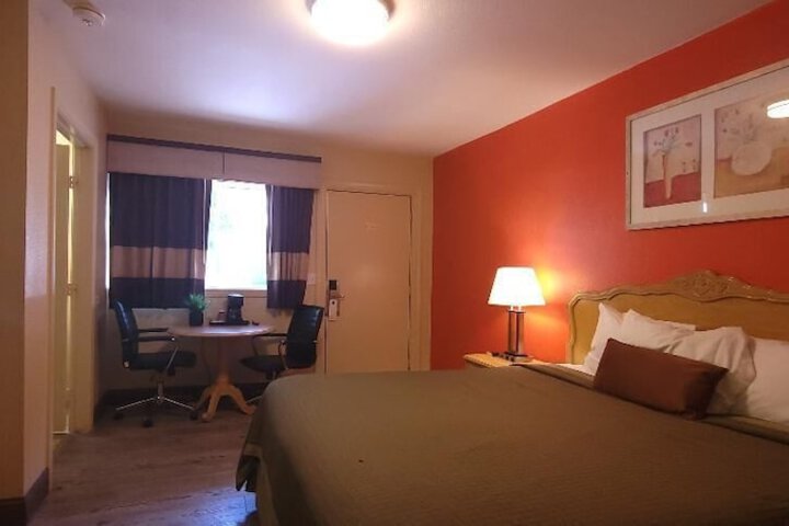 Room 50 of 71