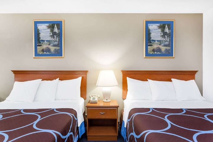 Room 14 of 22