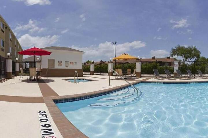 Pool 4 of 23
