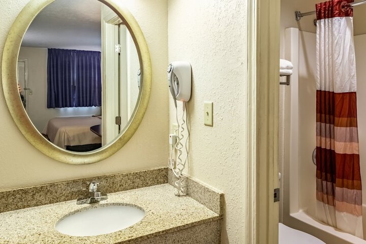 Red Roof Inn Columbus - Taylorsville / Edinburgh