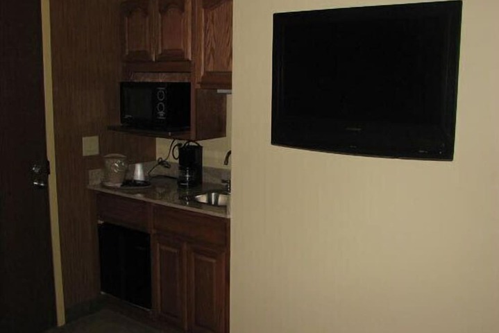 Randolph Inn and Suites