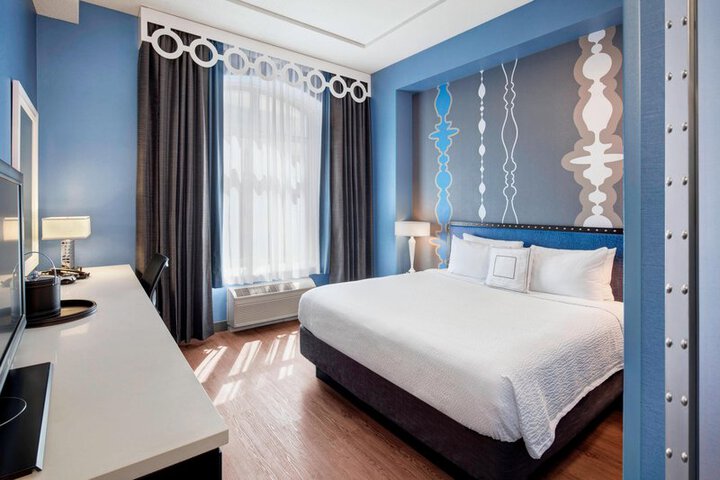 Room 28 of 100