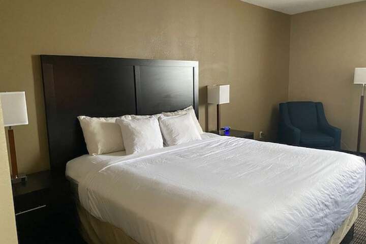 Room 8 of 20