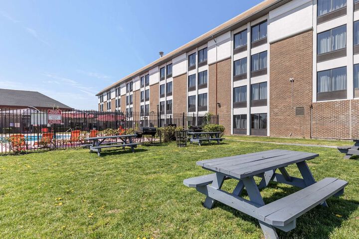 Comfort Inn & Suites Aberdeen near APG